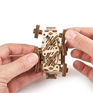 Wooden mechanical transmission model